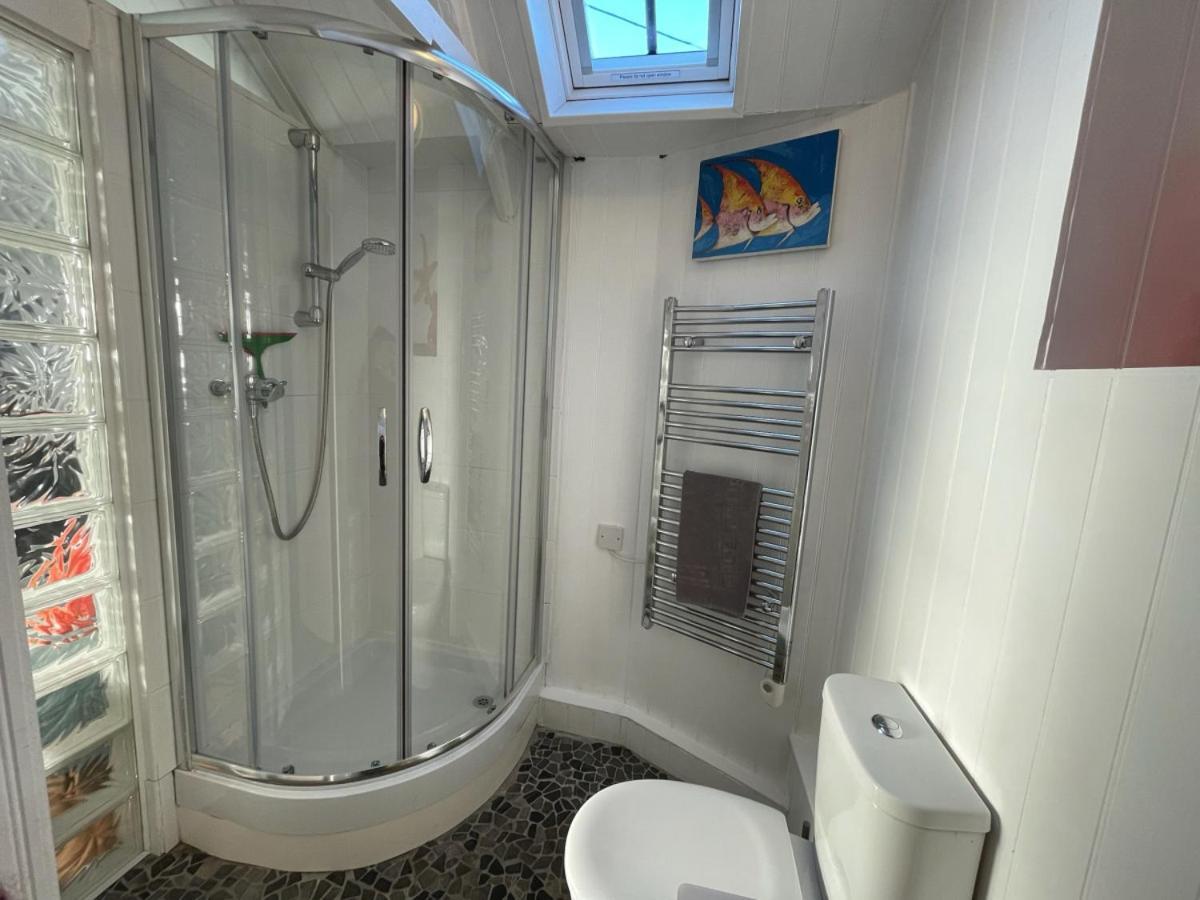 Sandown And Cillia Marys 4 Bedroom 3 Plus 1 Saint Teath Dış mekan fotoğraf