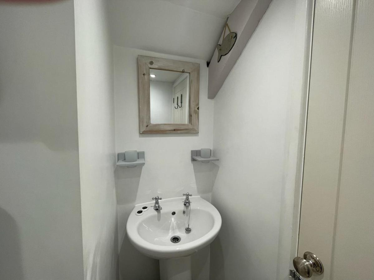 Sandown And Cillia Marys 4 Bedroom 3 Plus 1 Saint Teath Dış mekan fotoğraf