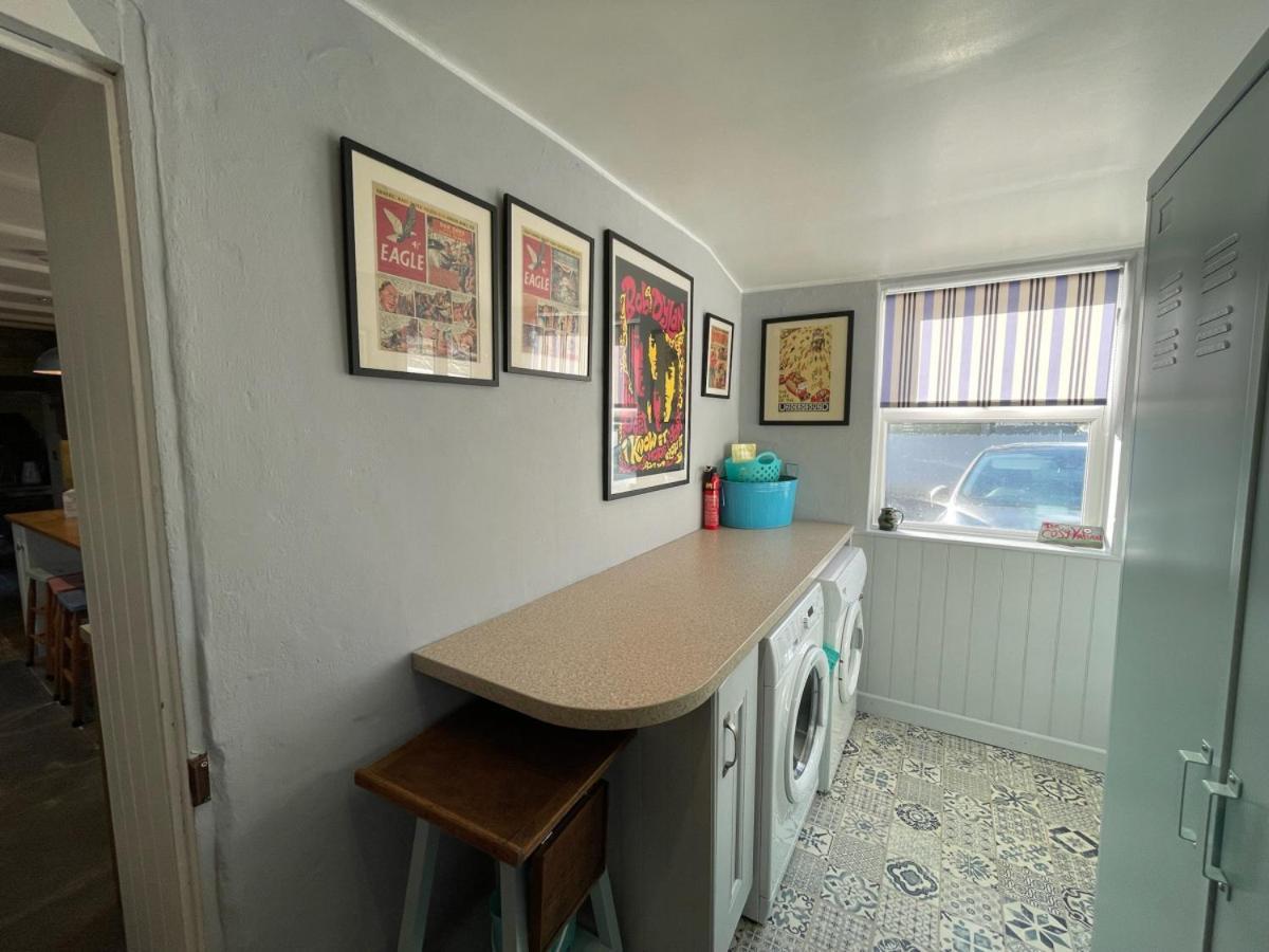 Sandown And Cillia Marys 4 Bedroom 3 Plus 1 Saint Teath Dış mekan fotoğraf