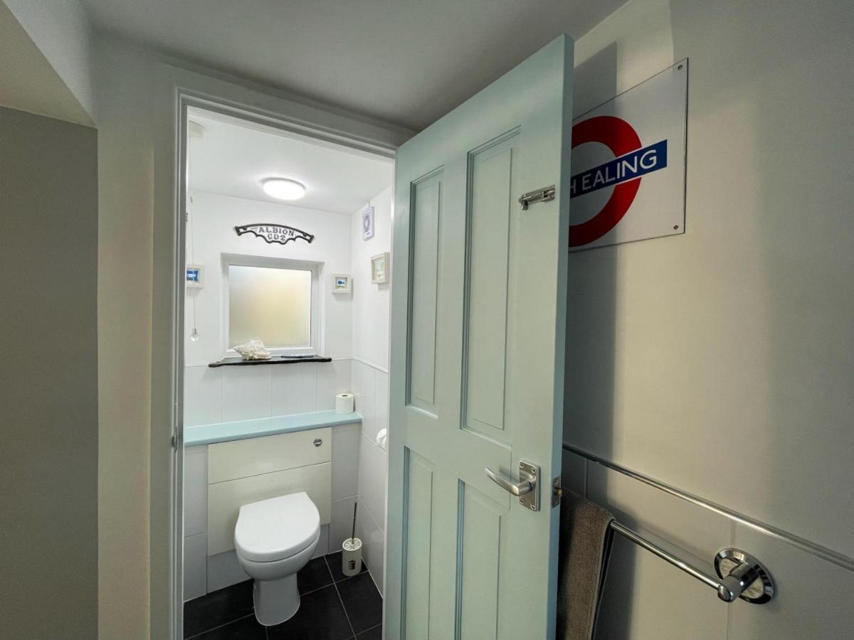 Sandown And Cillia Marys 4 Bedroom 3 Plus 1 Saint Teath Dış mekan fotoğraf